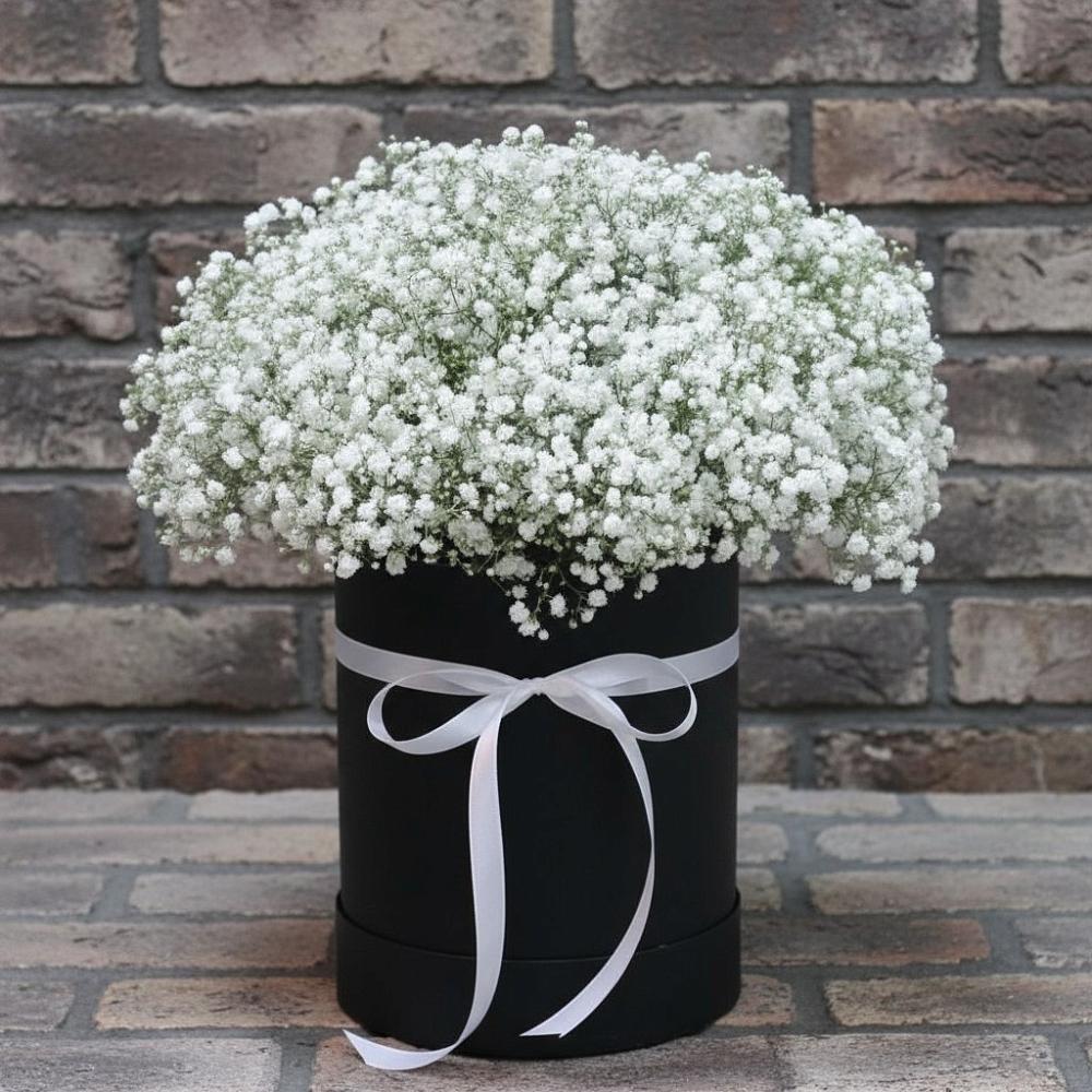 Цветочная композиция из Гипсофила в шляпной коробке в Гаврилов-Посаде