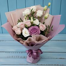 Букет цветов из:  Розы и Лизиантусы в Гаврилов-Посаде